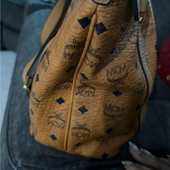 MCM Congac Logo Shoulder Bag - Picture 4 of 12